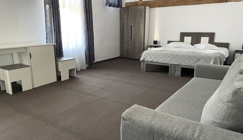 Suite familiar, 1 cama de matrimonio grande con sofá cama, no fumadores, vistas al jardín