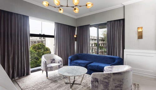 Suite presidencial, 1 cama de matrimonio grande, balcón, vistas a la ciudad