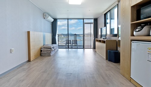 Estudio Business, vistas al mar, frente a la playa