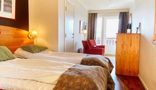 Habitación básica con 1 cama doble o 2 individuales, 2 camas individuales, no fumadores