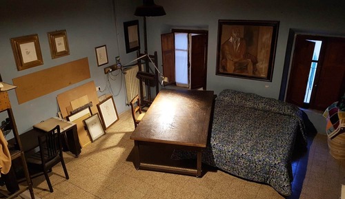 Habitación estándar con 1 cama doble o 2 individuales, baño compartido