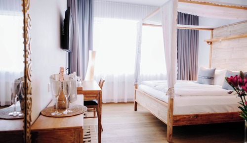 Habitación superior con 1 cama doble o 2 individuales