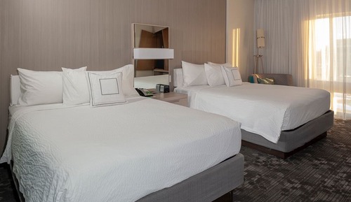 Habitación, 2 camas de matrimonio (Mobility Accessible, Tub)