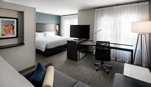 Estudio, 1 cama de matrimonio grande con sofá cama