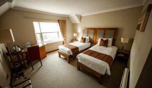 Habitación clásica con 2 camas individuales