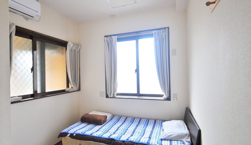 Habitación individual, solo para mujeres, planta baja