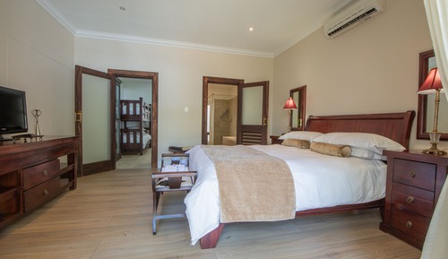 Habitación familiar con 1 cama doble o 2 individuales