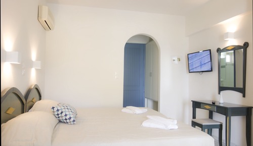 Estudio estándar, acceso a la piscina, planta baja