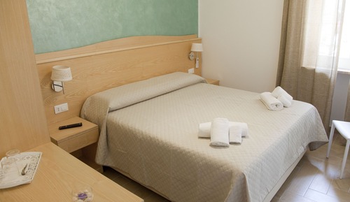 Habitación doble, vistas al patio (3)