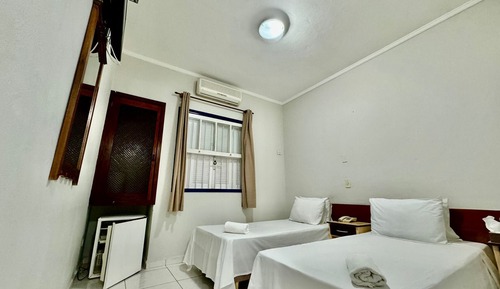 Habitación con 2 camas individuales