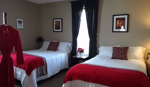 Habitación básica doble, 2 camas dobles (Nick Carraway Room)