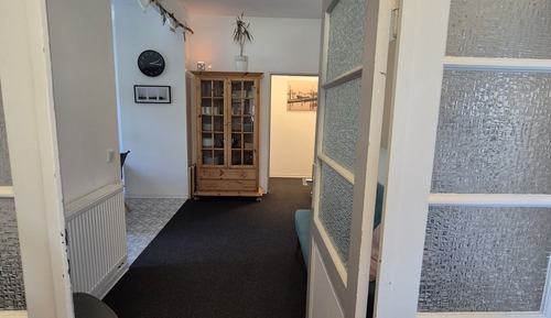 Habitación básica doble, baño privado, vistas a la ciudad (Zimmer 2)