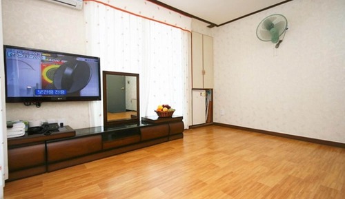 Room (Ondol A1)