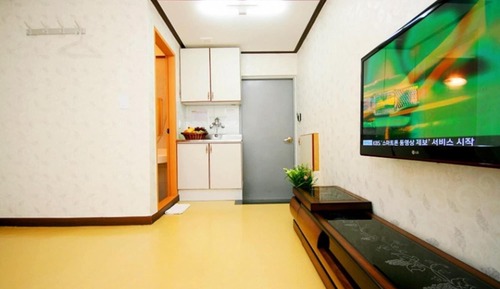 Room (Ondol B Ondol 2)