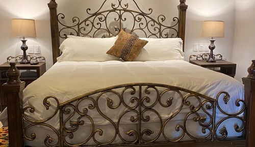 Standard Studio, 1 King Bed