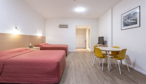Habitación superior con 2 camas individuales, 2 camas de matrimonio