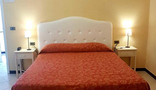 Habitación económica con 1 cama doble o 2 individuales