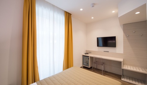 Habitación Confort doble, vistas a la piscina (SPA Access Included)