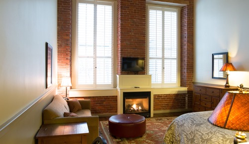 Suite (Above Restaurant, Woven Label)