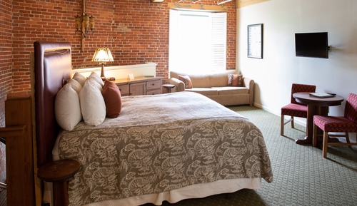 Suite (Two Level, Bridge)