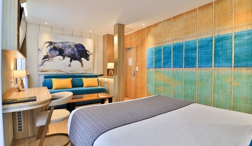 Habitación cuádruple Deluxe, 1 cama de matrimonio con sofá cama (Family)