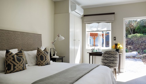 Standard Courtyard King