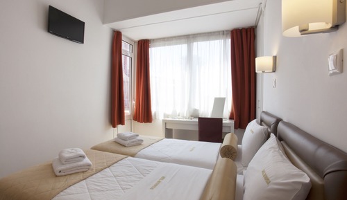 Habitación estándar con 1 cama doble o 2 individuales