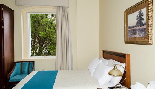 Habitación estándar con 2 camas individuales, 2 camas dobles