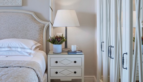 Habitación clásica con 2 camas individuales, mirando al mar