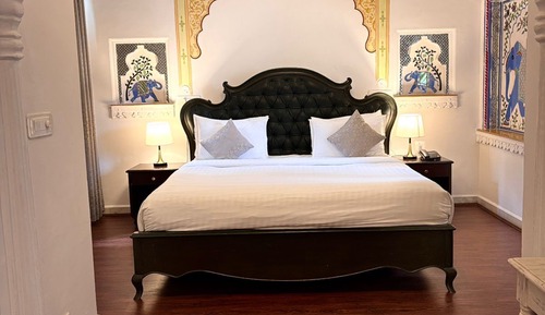 Elephanta Lake view suite with balcony