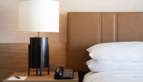 Habitación tradicional, 1 cama de matrimonio grande (Mobility Accessible, Roll-In Shower)