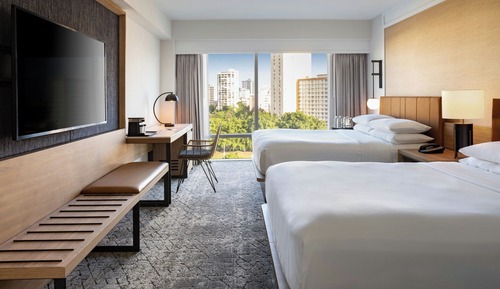 Habitación tradicional, 2 camas de matrimonio, no fumadores, vistas a la ciudad (Hearing Accessible)