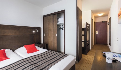 Habitación cuádruple clásica, balcón