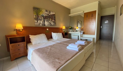 Habitación con 1 cama doble o 2 individuales, vistas al mar