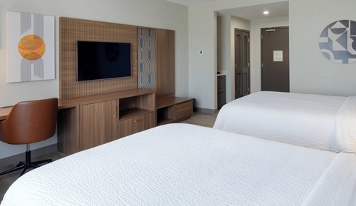 Habitación estándar, 2 camas de matrimonio, bañera accesible (Communications)