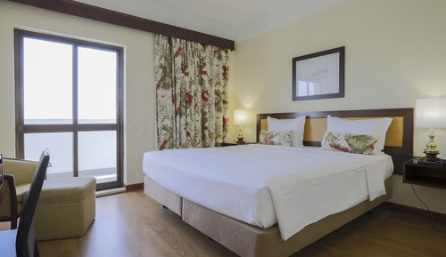 Habitación con 1 cama doble o 2 individuales, terraza, vistas a la ciudad