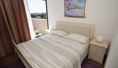 One Bedroom Apartment