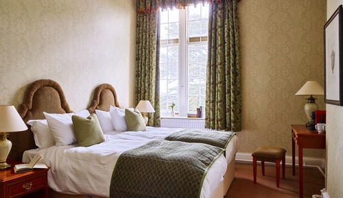 Habitación básica con 1 cama doble o 2 individuales