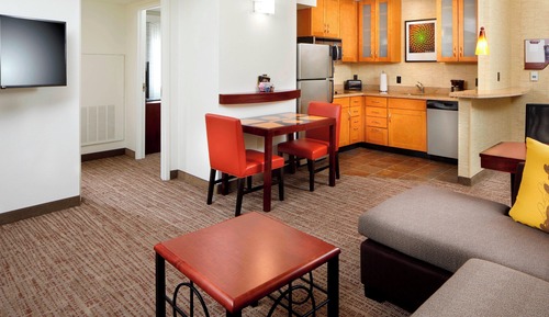 Suite, 1 habitación (Mobility/Hearing Access, Roll-In Shwr)