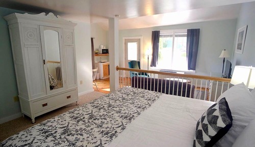 Cottage, 1 King, Jacuzzi Bath 