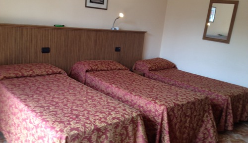 Habitación triple, baño compartido