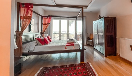 Suite presidencial, terraza, vistas al mar (Mandara)