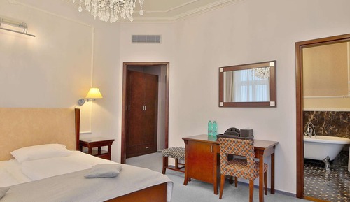 Suite Deluxe, 1 cama de matrimonio grande, baño privado, vistas a la ciudad