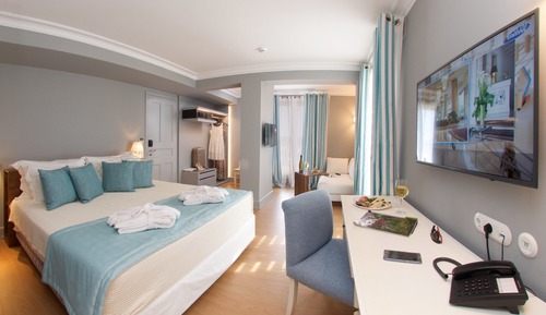 Master Suite with Outdoor Jetted Tub and Panoramic Sea view