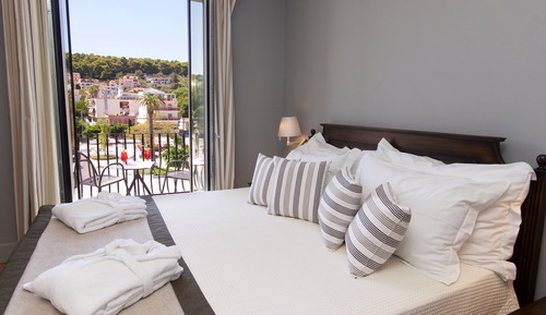 Junior Suite with Town View