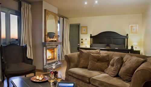 Suite superior, chimenea