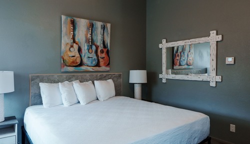 Habitación estándar doble, baño privado (Single King Bed Room)