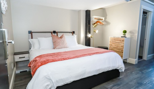 Habitación, 1 cama de matrimonio grande (No windows, skylight only)