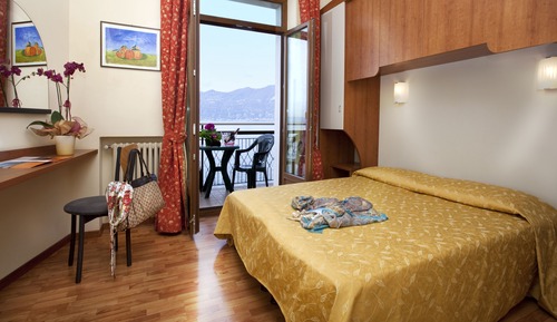 Habitación doble, balcón, vistas al lago