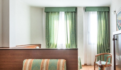 Habitación cuádruple Confort, 1 cama doble